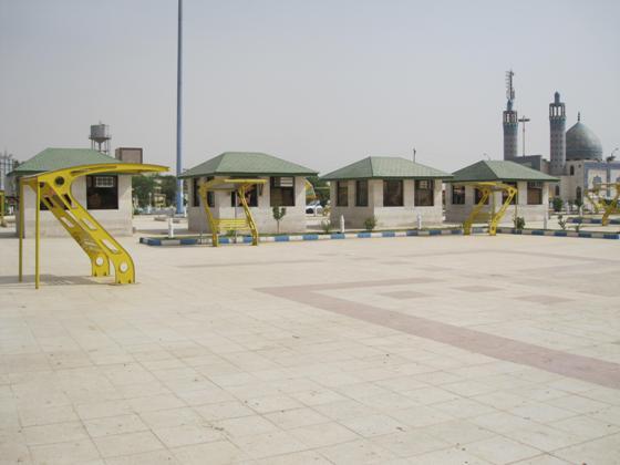 حیاط  و نمایی از مسجد فرودگاه