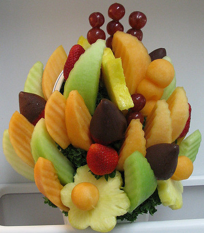 fruit arrangements for baby shower