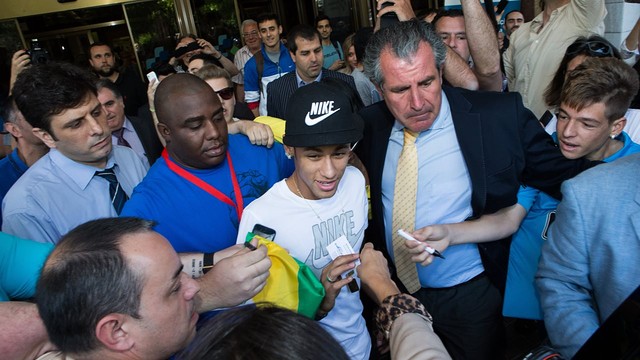 Neymar a l'Hospital de Barcelona