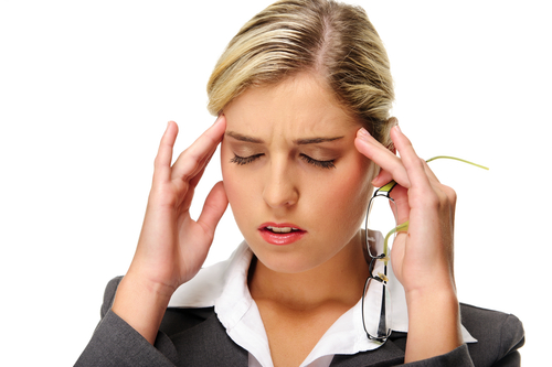 علت سردردهای مداوم , سردرد شدید نشانه چیست؟ , علت سردرد های مداوم 