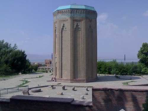 Möminə xatun türbəsi XI century