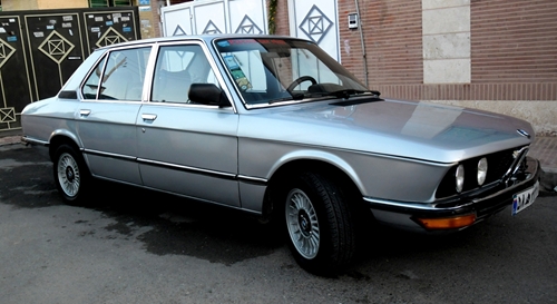 BMW_520_Automatic_1976_Mercedes1_BLOGFA_