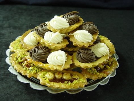 شیرینی هلندی تهیه شده از خمیر مشهدی