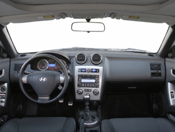 2007 Hyundai Tiburon SE Full Dashboard and Windshield