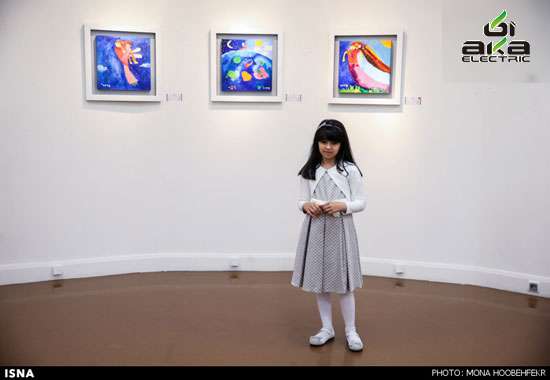 کلارا کیامهر؛ نابغه 8 ساله نقاشی +عکس نمایشگاه نقاشی,کلارا کیامهر,کودکان سرطانی,گالری عکس های جالب و زیبا