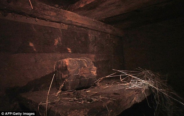 کشف بقایای کشتی حضرت نوح (ع) در کوه گرین بروجرد کشور ایران