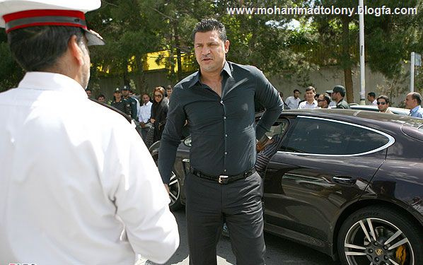 جدیدترین ماشین علی دایی / میر محمد حسین زاده تولون / links:http://mohammadtolony.blogfa.com