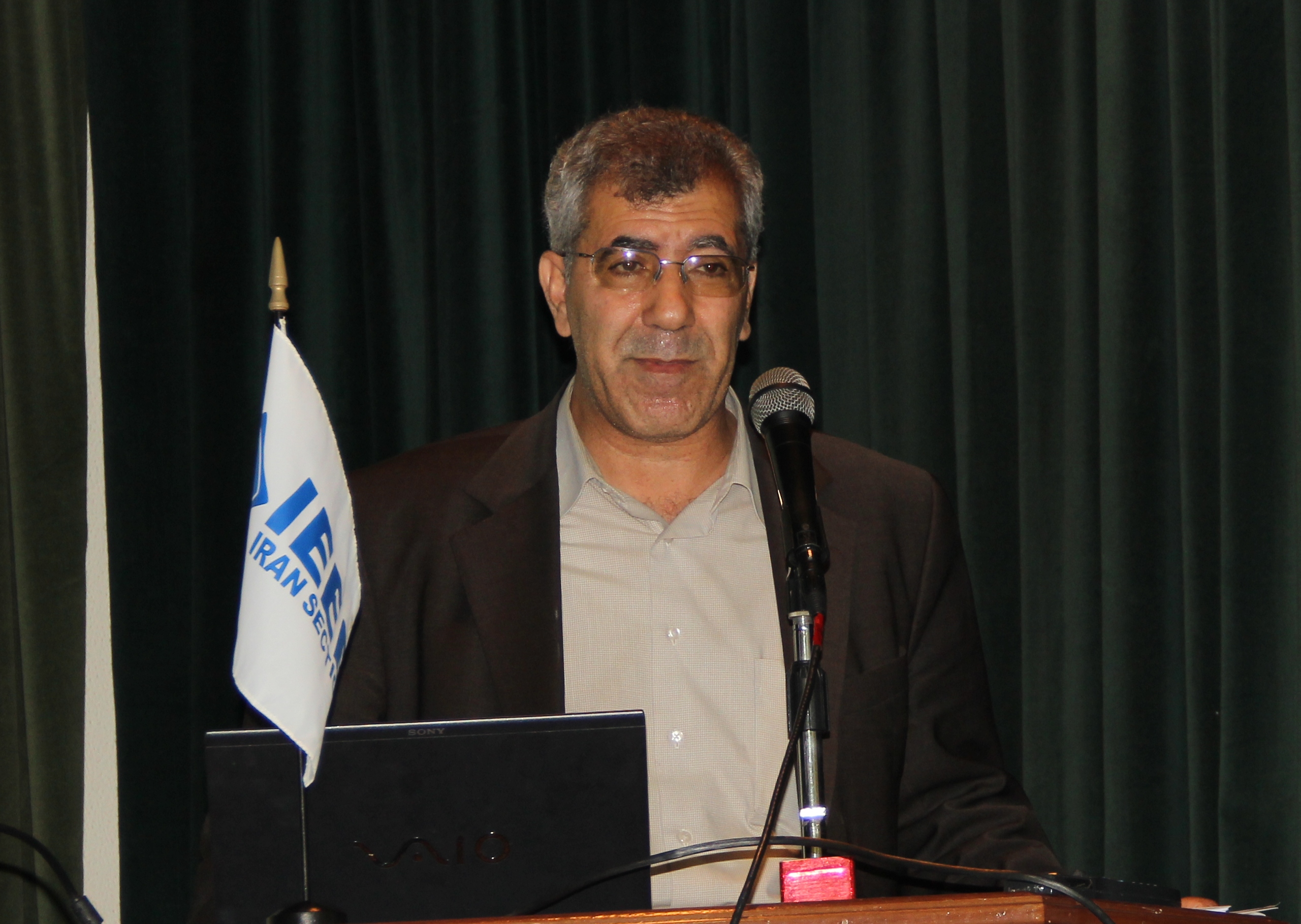 دکتر محمود فتوحی فیروزآّبادصدوق بعنوان برترین مقام علمی کشور ایران