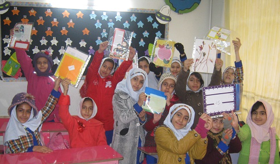 مسابقه تهیه روزنامه دیواری در مدرسه ما