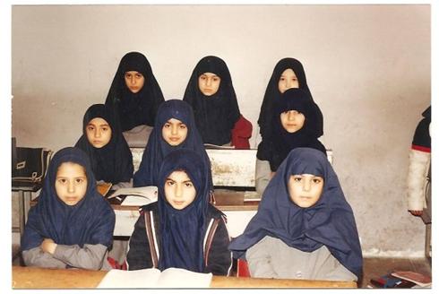اهدای بی سوادی به دختران البحایی همزمان با فصل بازگشایی مدارس
