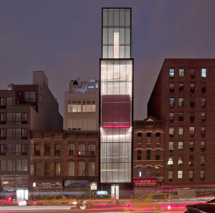 آسانسوری در نیویورک که گالری هنری است،معمار نورمن فاستر