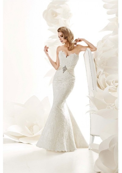 lace-sweetheart-strapless-neckline-rouch