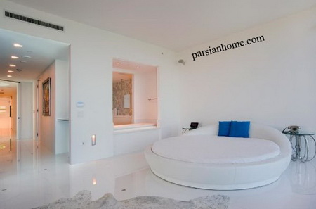 Pristine_white_room_sports_an_equally_cl