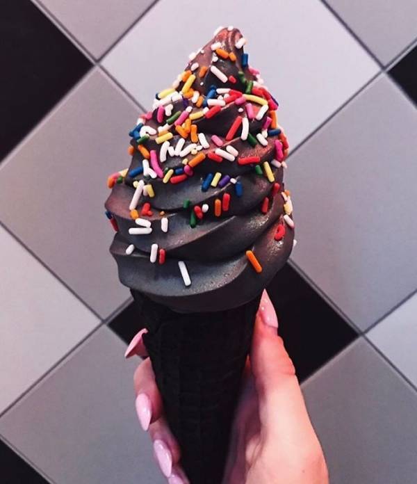 بستنی سیاه