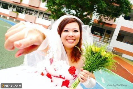 taiwanese woman 04 470x313 ازدواج عجیب یک دختر زیبای تایوانی با خودش!+تصاویر