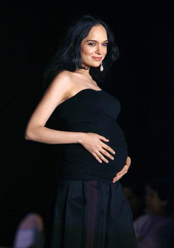 مدل لباس حاملگی پا به ماه