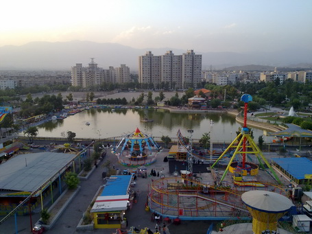 تهران-شهربازی-دریاچه