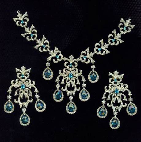 ,سرویس جواهر,زیور آلات هندی,جدیدترین مدل سرویس طلای عروس,جواهرات 2015، طلا و جواهر، زیور آلات، مدل انگشتر، مدل گردنبند، مدل دستبند، مدل گوشواره