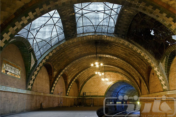 The-most-amazing-metro-stations-City-Hall-Station,-New-York-2