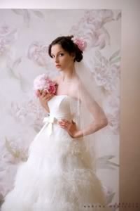 انتخاب لباس عروس زیبا و متناسب با اندامتان+عکس