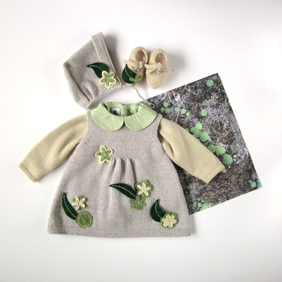 یک نوزاد کشباف پر گل برای دختر بچه