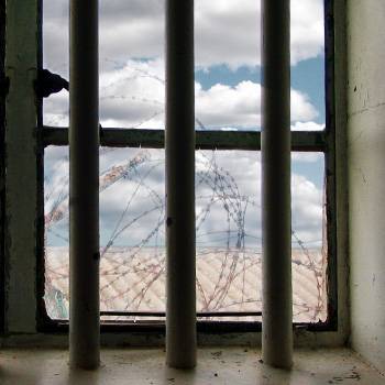 زنداني اردكان پس از 13سال حبس از مردم ياري خواست 