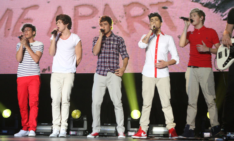 پرونده:One Direction 2012.jpg