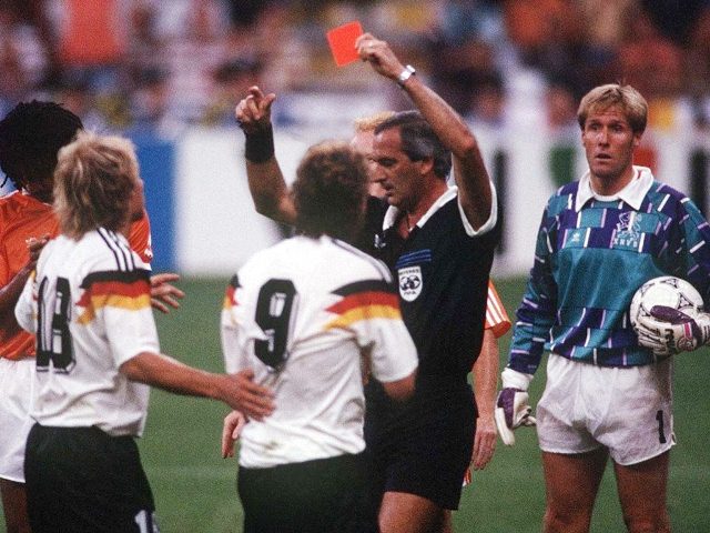 اخبارورزشی,خبرهای  ورزشی ,حرکتی شنیع در فوتبال یادآور جام جهانی 90