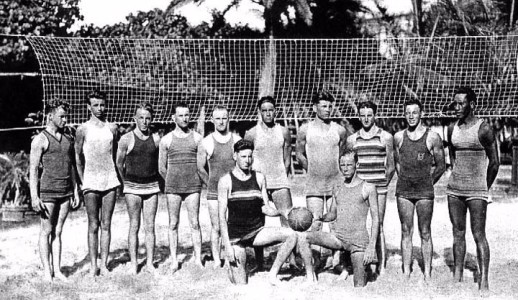 beach-volleyball-history-hawaii-1920.jpg