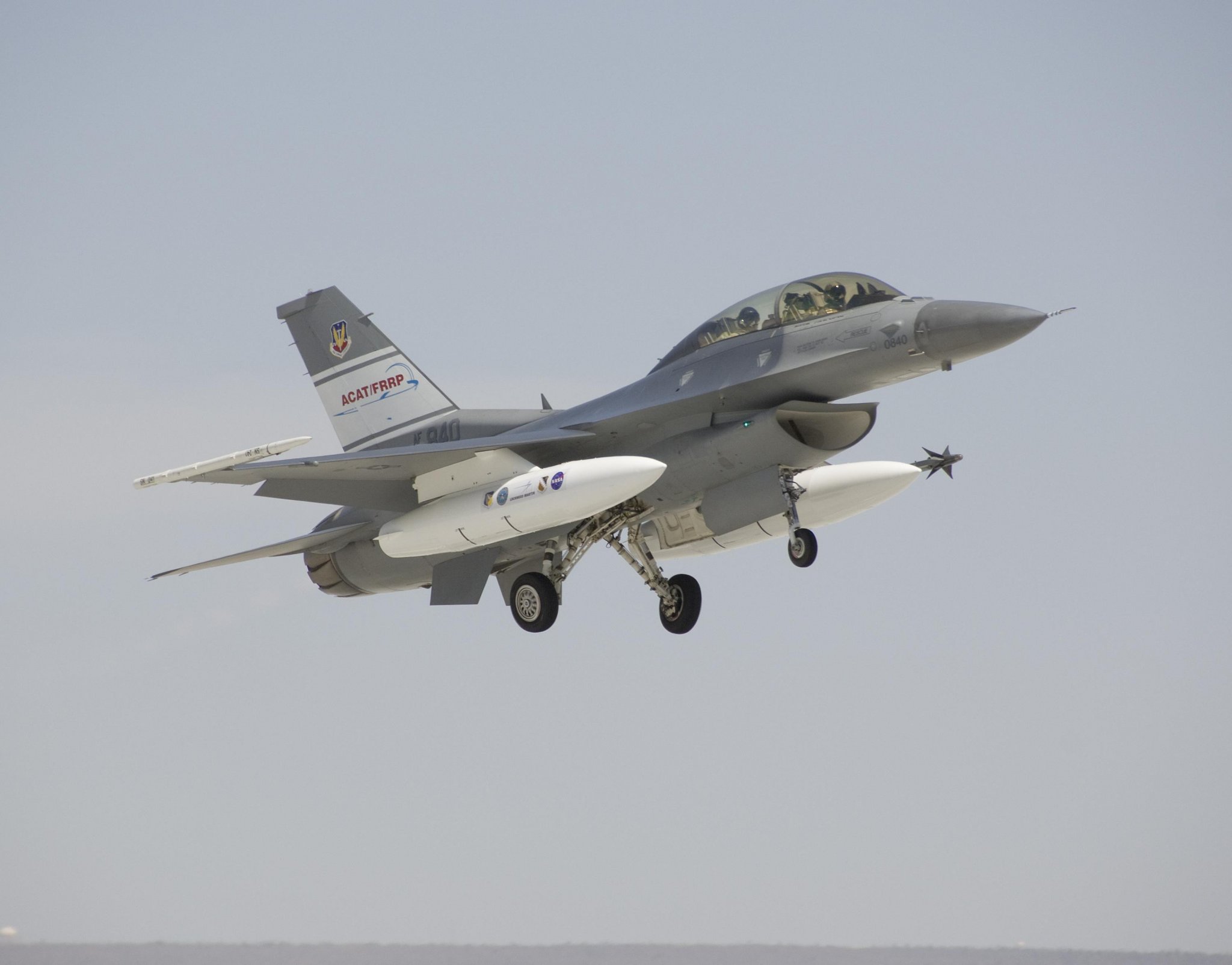 F-16D_ACAT.jpg