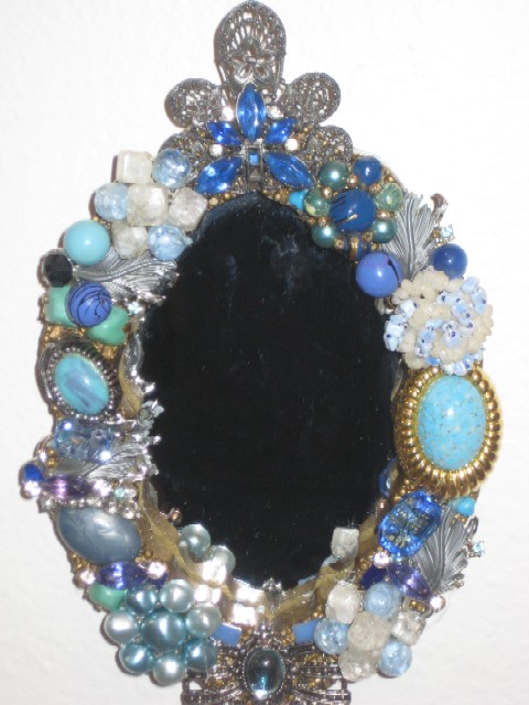 تزئین آینه با جواهرات