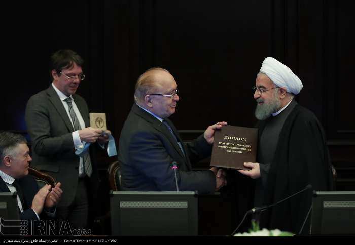 اعطا ی دکترای افتخاری دانشگاه دولتی مسکو به روحانی