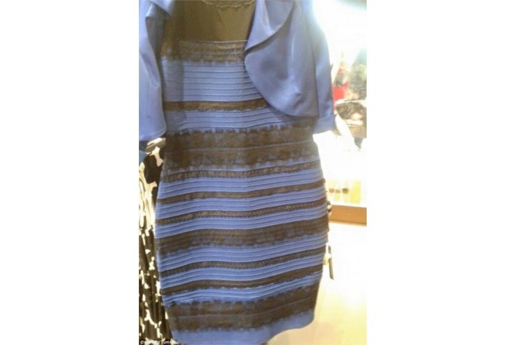 این لباس چه رنگی است؟ 