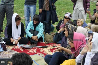 اینجا اردوی مختلط دانشجوئی در دانشگاه آزاد + تصاویر