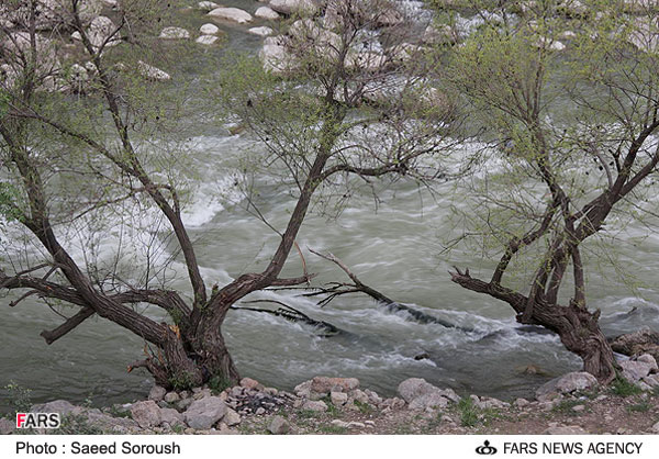 رودخانه سزار در محدوده آبشار بيشه استان لرستان