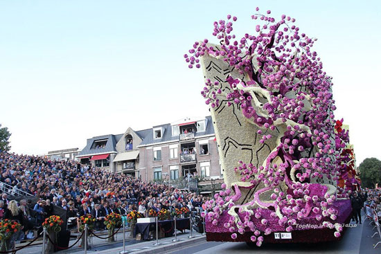 ,رژه گل ها در هلند با موضوع آثار ون گوگ هلند,رژه,گل,جالب انگیز، جالب انگیزترین ها، مطالب جالب، عکسهای جالب، جالبترین ها، مطالب جالب و خواندنی