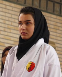 دانشگاه آزاد بندرلنگه قهرمان مسابقات کاراته دختران منطقه 15 شد