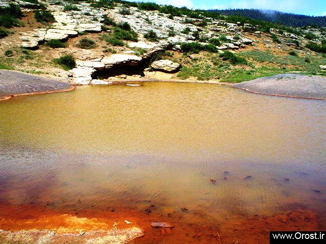 چشمه بخش غربی4 (دریاچه باداب سورت اروست)