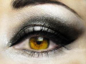 makeup-styles-for-brown-eyes2.jpg