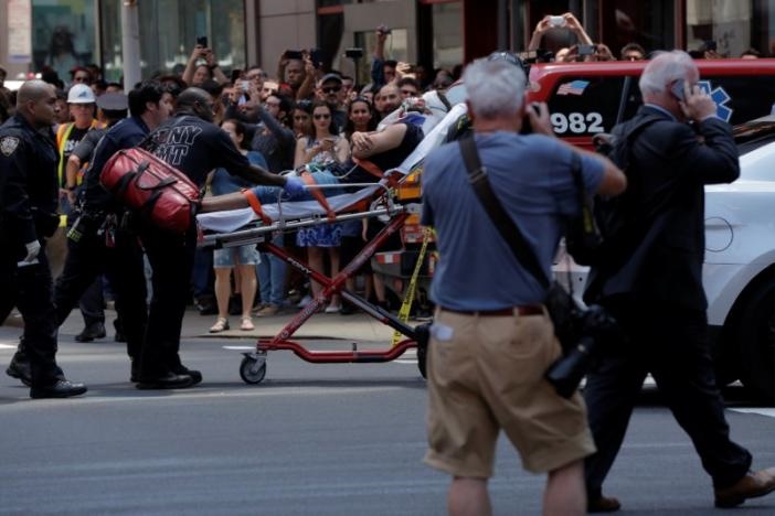 هجوم ناگهانی یک خودرو به میدان تایمز نیویورک