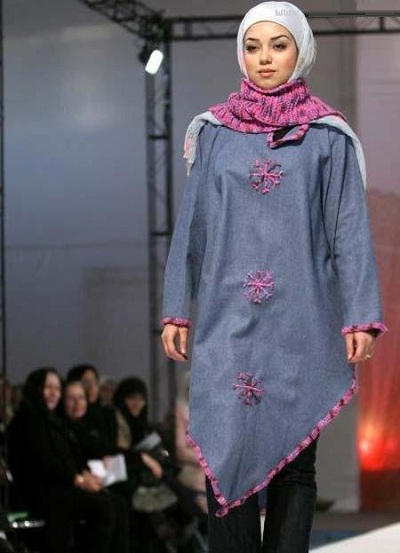 6dd15cc44afaa5be7293134598f27bc43 برگزاری شو لباس زنانه در تهران (عکس)