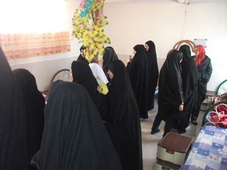 برگزاري و اجراي مراسمات دهه مبارك فجر در مراكز سالمندان شهرستان چناران: