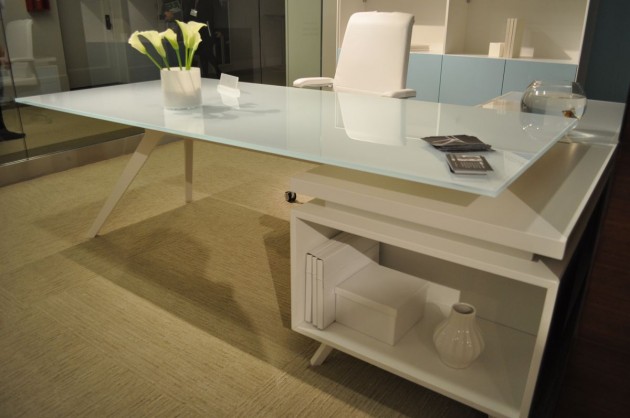 میز های مدیریت مدرن و جدید همراه با شیشه های سند بلاست