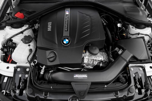 2013-BMW-335i-xDrive-engine-500x332.jpg