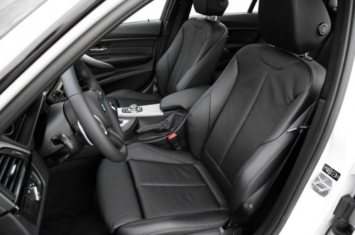 2013-BMW-335i-xDrive-interior-02-500x332