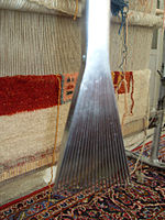 150px-Iranian_carpet_process_%2811%29.JP