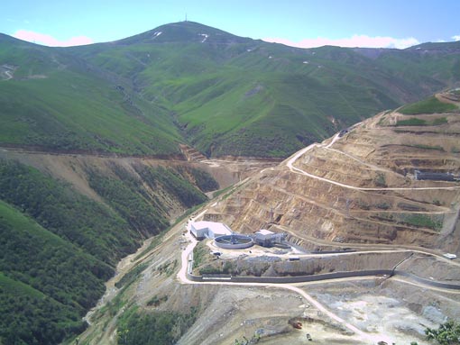 رييس مجمع نمايندگان كردستان خواستار تسريع در فعاليت معدن طلاي قروه شد