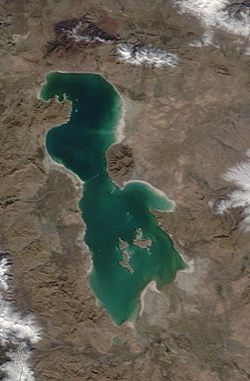 250px-Lake_Urmia_2003.jpg