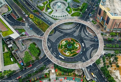 تصاویر: پل عابر پیاده جالب در چین