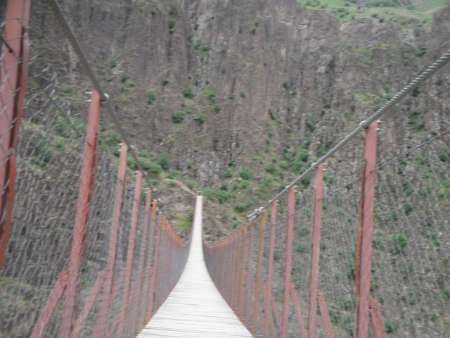 نگاهی به پل معلق روستای مشكول از جاذبه های گردشگری شهرستان كوثر 